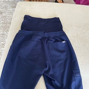 Figs Zamora Maternity Jogger Scrub Pants™ NAVY BLUE